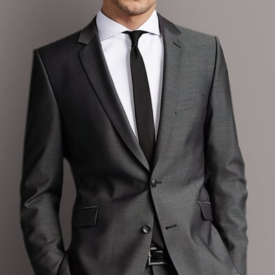 Mann im grauen Anzug